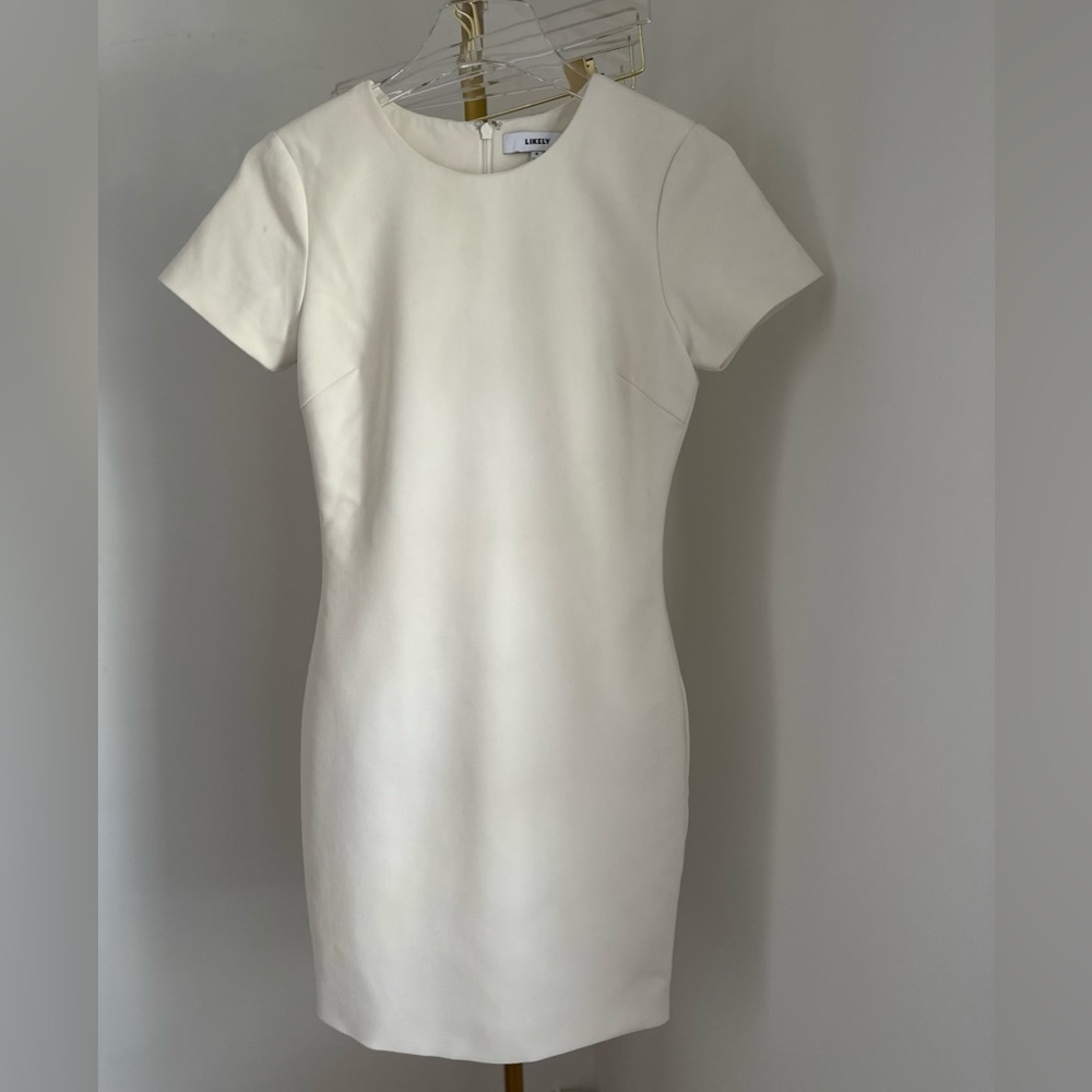 The size 4 doesn't fit me anymore. Wore it once is so beautiful, off white color